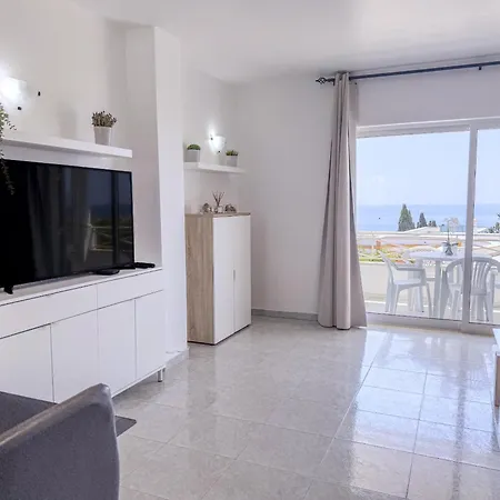 #398 Elegant Sea View W Balcony 1br Lägenhet *