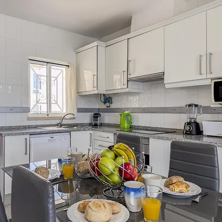 #398 Elegant Sea View W Balcony 1br Apartament *