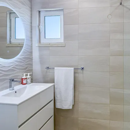 Apartament #398 Elegant Sea View W Balcony 1br